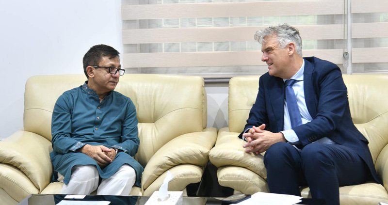 ডাচ বিনিয়োগকারীদের কৃষি ও পানি ব্যবস্থাপনায় বিনিয়োগের আহ্বান মন্ত্রী খন্দকার মুক্তাদিরের