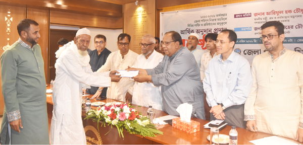 সরকার সাধারণ মানুষের জীবনমান উন্নয়নে অঙ্গীকারবদ্ধ: মন্ত্রী আরিফুল হক চৌধুরী