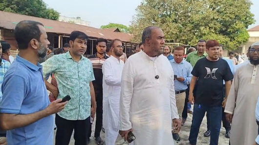 আইনি লড়াই শেষে সিসিকের নিয়ন্ত্রণে কাজির বাজার: নতুন ইজারাদারদের হস্তান্তর