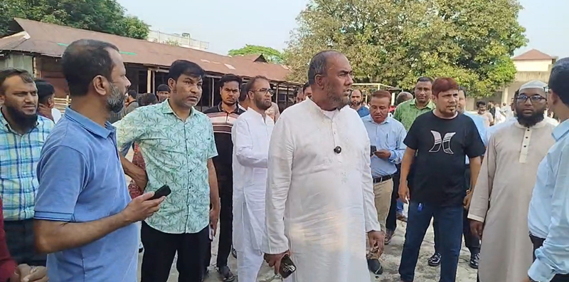 আইনি লড়াই শেষে সিসিকের নিয়ন্ত্রণে কাজির বাজার: নতুন ইজারাদারদের হস্তান্তর