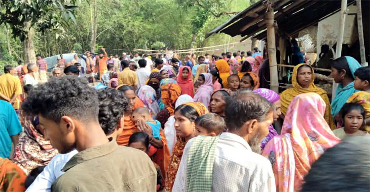 একই পরিবারের ৪ জনকে গলা কেটে হ ত্যা