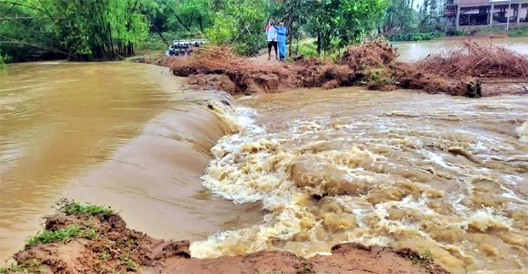 মৌলভীবাজারে পাহাড়ি ঢলে ৫ শতাধিক পরিবার পানিবন্দি