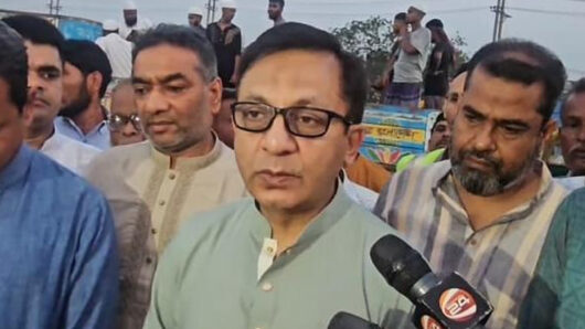 কোরবানির চামড়া ব্যবস্থাপনা দেখতে আমিন বাজারে বিক্রয় কেন্দ্র পরিদর্শনে বাণিজ্যমন্ত্রী