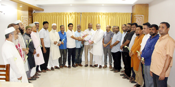 দরগাহ বাজার ব্যবসায়ী কল্যাণ সমিতির নবনির্বাচিত নেতৃবৃন্দকে জেলা ব্যবসায়ী ঐক্য কল্যাণ পরিষদের সংবর্ধনা