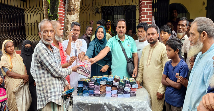 বিশ্বনাথে খাজাঞ্চী ইউনিয়নবাসীর মাঝে চেয়ারম্যান পদপ্রার্থী আশিকুর রহমান রানার ঈদ উপহার বিতরণ