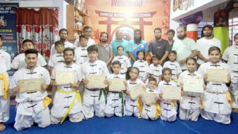 চাইনিজ উশু ফাইটার স্কুলের কৃতি শিক্ষার্থীদের মাঝে বেল্ট ও সনদপত্র বিতরণ