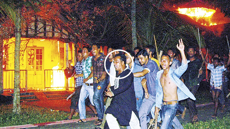 এমসি কলেজ ছাত্রাবাস পোড়ানো ও চাঁদাবাজি মামলার আসামি আবু সরকার এখনো বেপরোয়া
