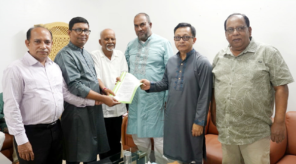 বাণিজ্য মন্ত্রীকে সিলেট জেলা কর আইনজীবী সমিতির স্মারকলিপি প্রদান