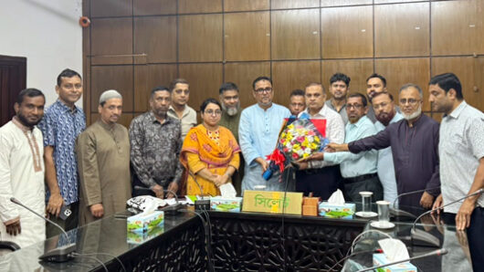নবাগত জেলা প্রশাসকের সাথে দোকান মালিক সমিতি সিলেট জেলা শাখার সৌজন্য সাক্ষাৎ ও মতবিনিময়