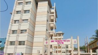 সরকারি গাড়ি এখন ‘পারিবারিক ট্যাক্সি’