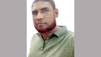 আওয়ামী লীগ নেতার হাতে মাদকবিরোধী ব্যানার