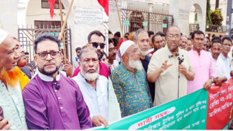 ৩ দফা দাবিতে সিলেটে অটোরিকশা মালিক শ্রমিক ঐক্য পরিষদের মানববন্ধন