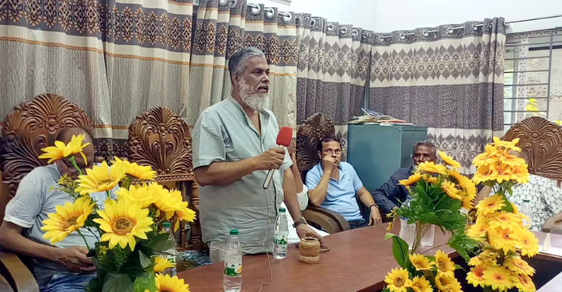 সিলেট জেলা বাস মালিক সমিতি ও শ্রমিক উপ-কমিটির প্রতিবাদ সভা