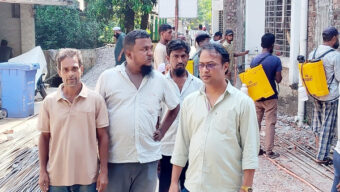 ১১নং ওয়ার্ডে মির্জা সম্রাটের উদ্যোগে ডেঙ্গু প্রতিরোধ ও মশা নিধন অভিযান
