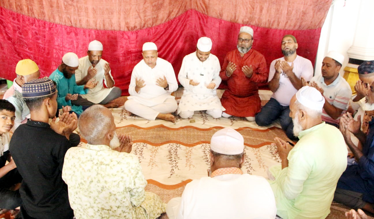 পানিসম্পদ মন্ত্রী এ্যানির সুস্থতা কামনায় বিএনপি নেতা কামরুল হাসান চৌধুরী শাহিনের উদ্যোগে দোয়া মাহফিল