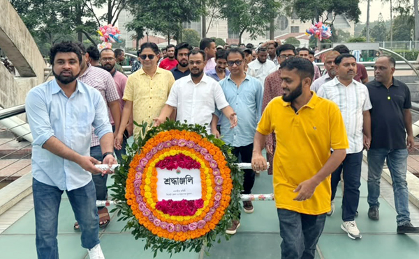 শহীদ জিয়া ও খালেদা জিয়ার মাজারে সিলেট জেলা-মহানগর যুবদলের শ্রদ্ধা